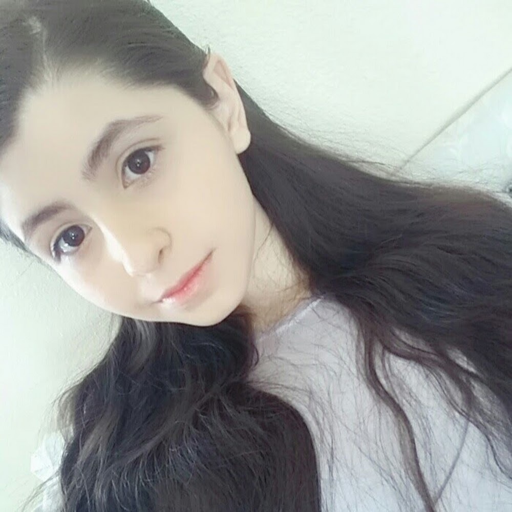 Meet your Posher, Momo